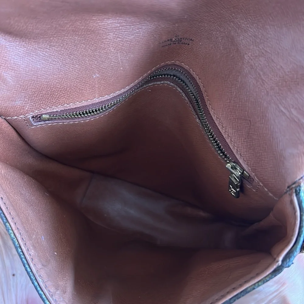 Louis Vuitton vintage chantilly cross body